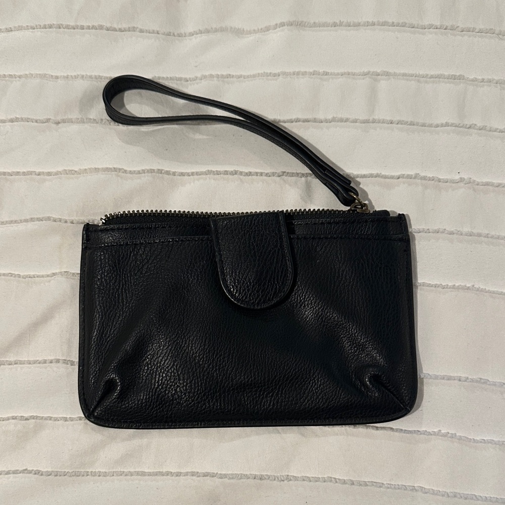 Universal Thread Black Wristlet
